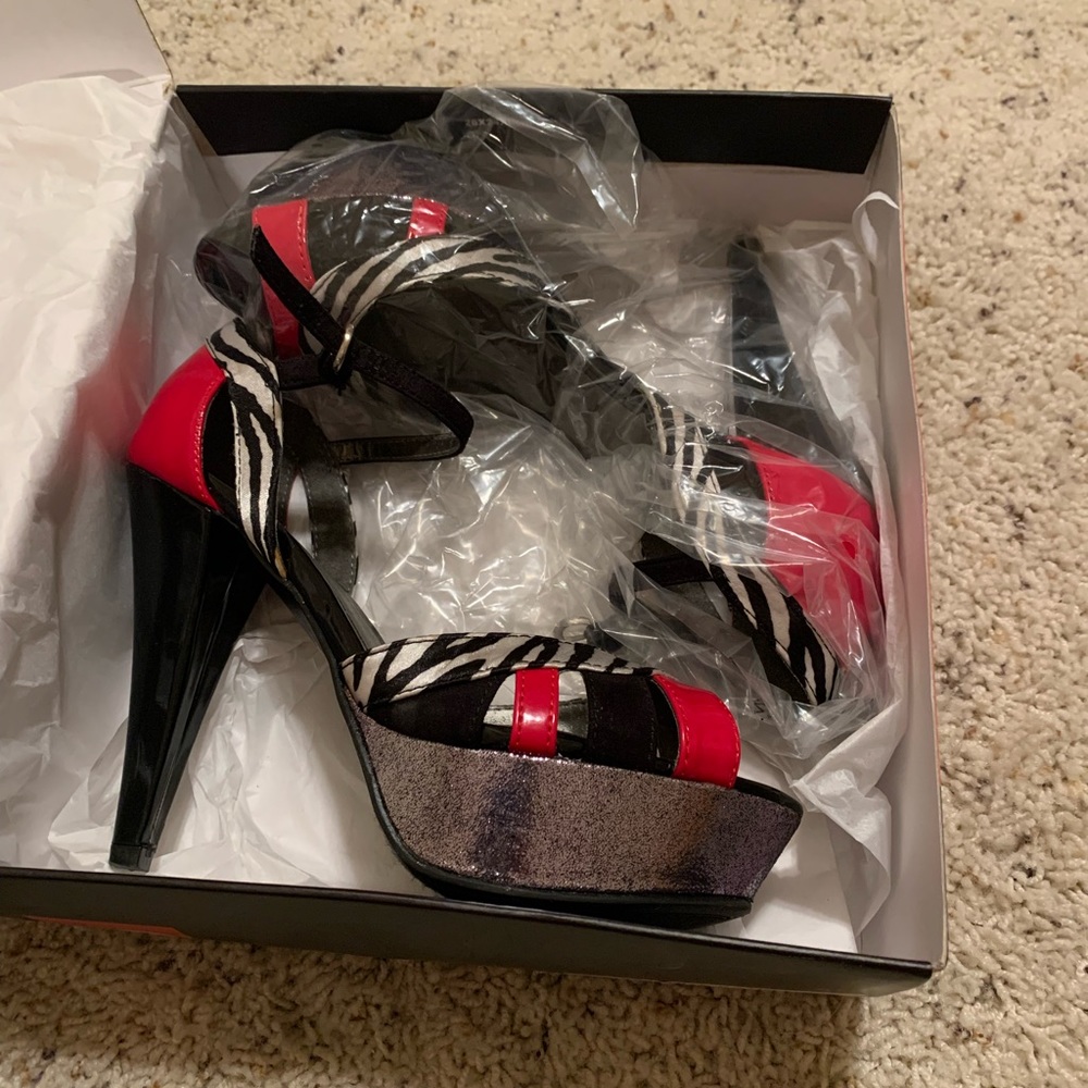 G by Guess Heels